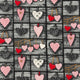 Tessuto di cotone - cuori patchwork 3D su grigio