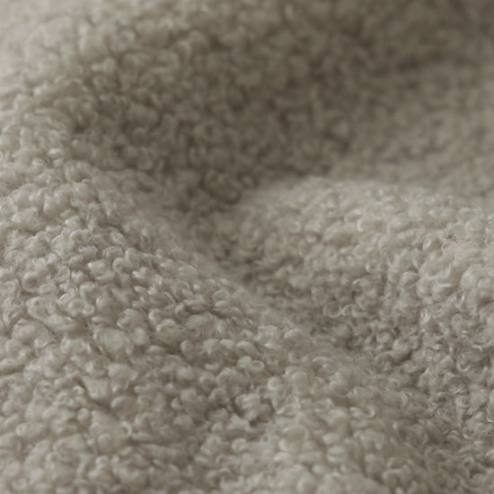 Carica video: Tessuto da tappezzeria NOW OR NEVER RECYCLED velluto - bianco